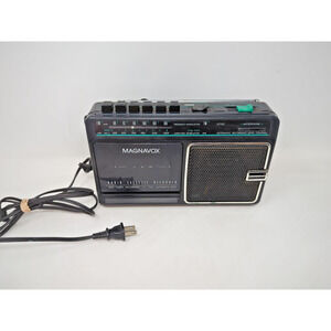 Vintage Magnavox D7185 AmFm Cassette Radio Battery Operated Boombox - Works